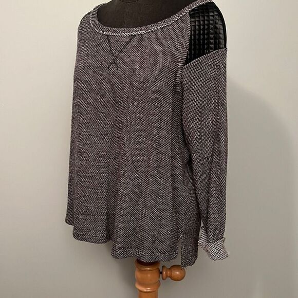 Casual Lush Sweater with Quilted Leather Shoulders - Picture 2 of 14